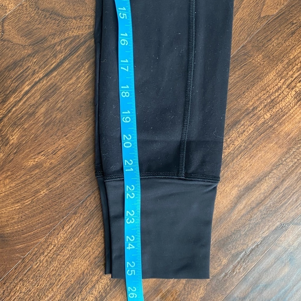 Lululemon En Route Crop Black Size 4-6 - Picture 9 of 9